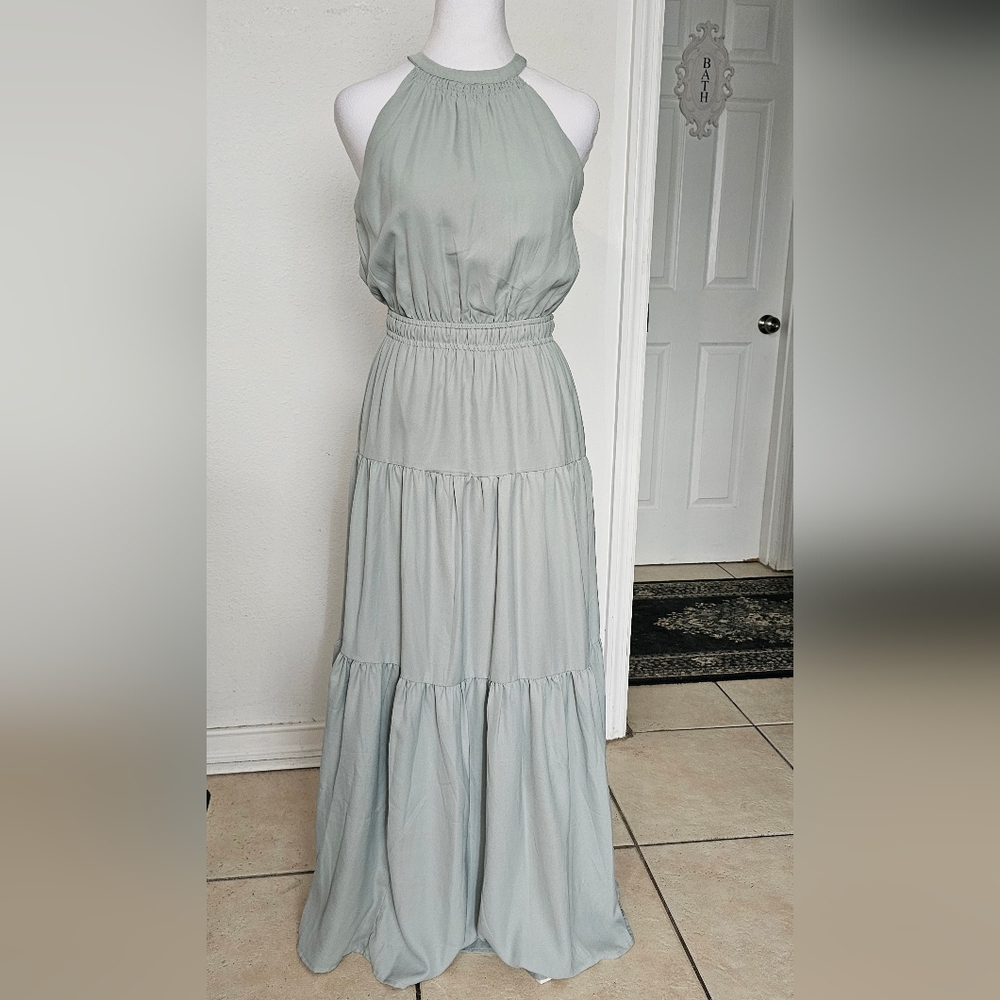 Elegant Halter Neck Maxi Dress in Light Gray/blue Size Small